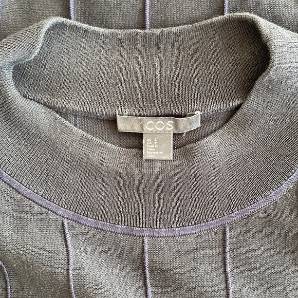 COS Short Sleeve Lightweight Knit - Picture 3 of 5